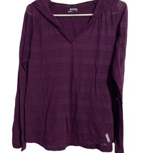Columbia long sleeved hooded T-shirt size large